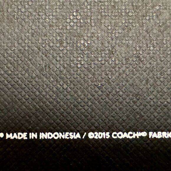 Coach black leather card case brand new never used size 4 x 2 1/2 - Picture 9 of 9